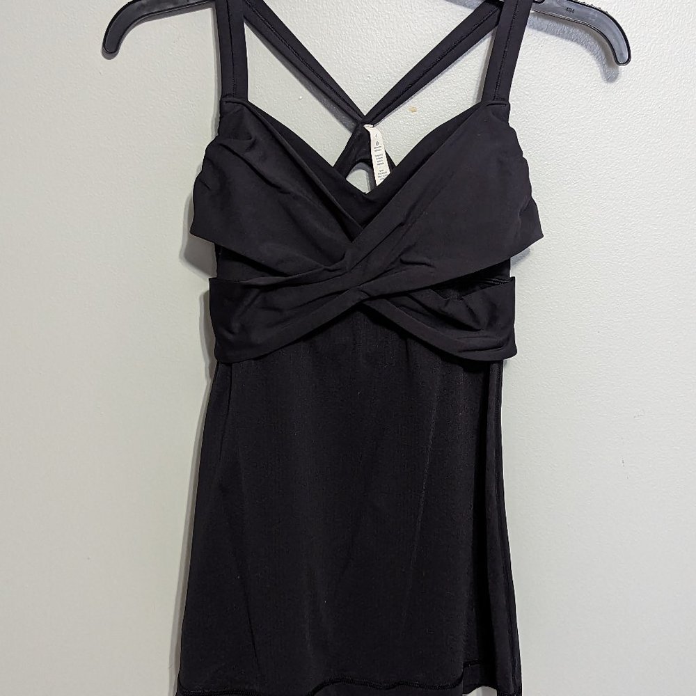 Lululemon Wrap It Up Tank Top WOMENS SZ 4 Black Racerback Shelf Bra Cut Out Yoga